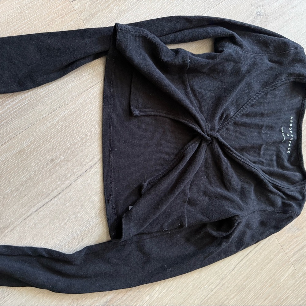 Aeropostale Black Twist-Knot Long Sleeve Crop Top